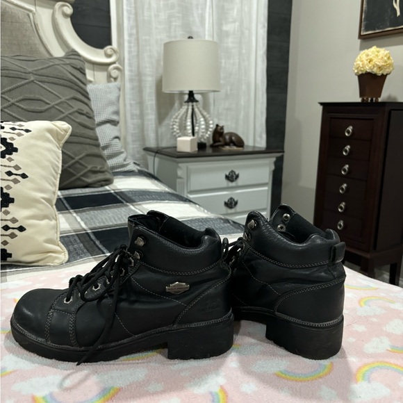 Women’s HD Boots - Picture 1 of 7